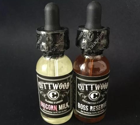 經典 Cuttwood 伐木 獸奶 (30-50mg) 煙油瓶身展示